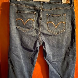 Levi’s 512 Perfectly Shaping Straight Jean Size 20